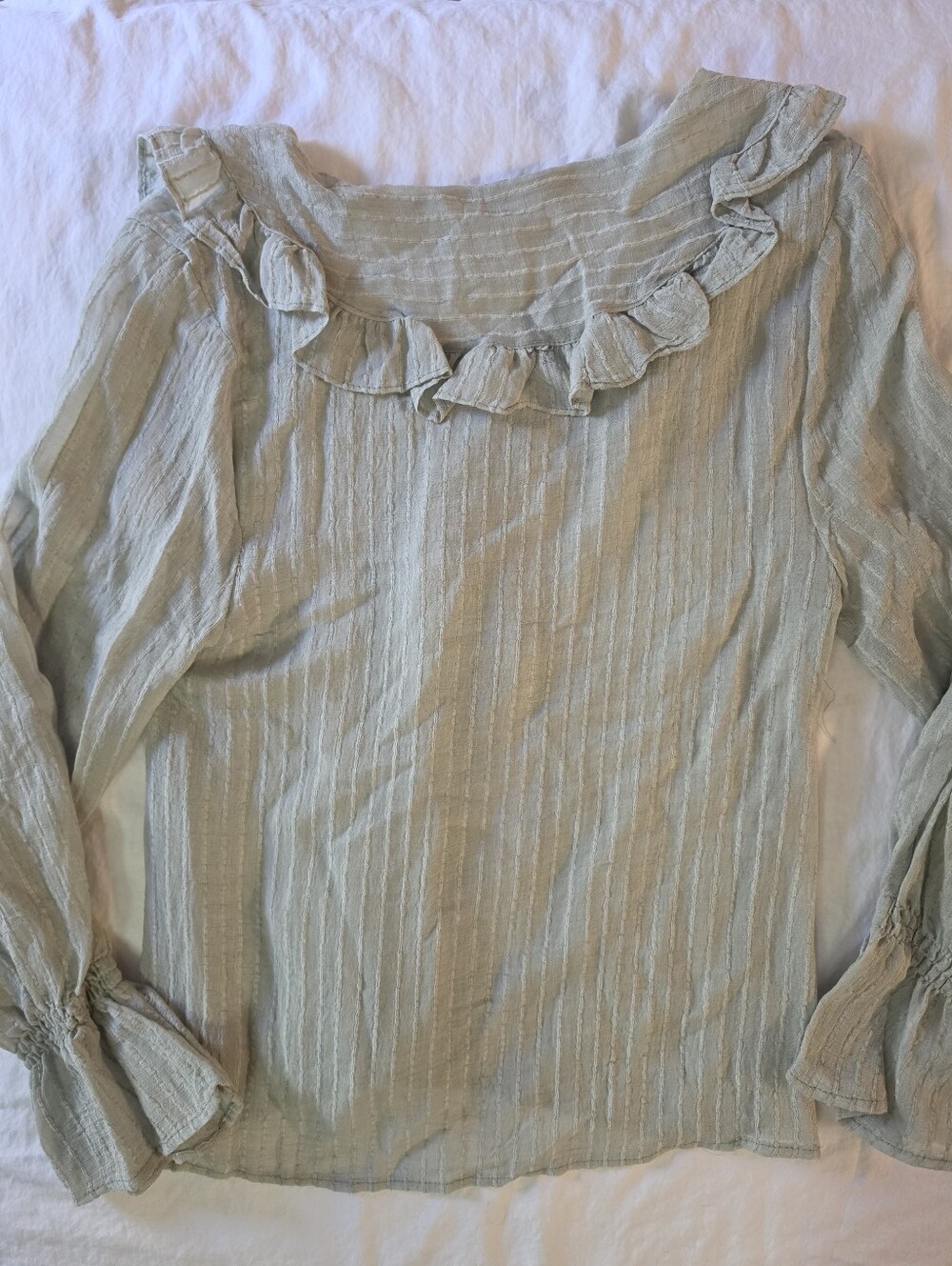 HYFVE 2020s Sage Green Crinkle Seersucker Ruffle Portrait Collar Blouse S - Picture 5 of 7